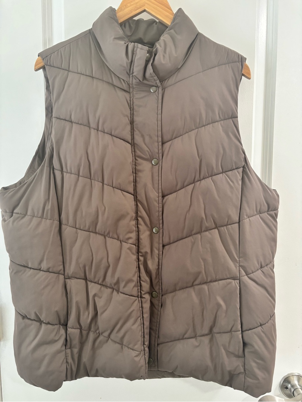 GAP Button Down Quilted Puffer Vest in Chocolate Brown - Picture 2 of 8